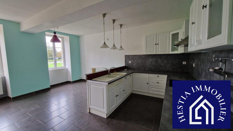 Maison - 240 m² - 8 pièces