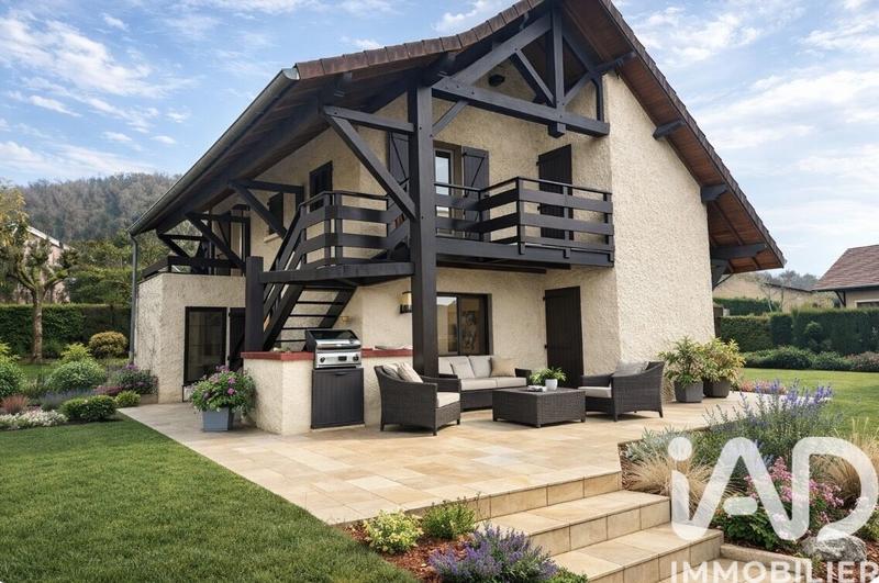 Maison - 285 m² - 9 pièces