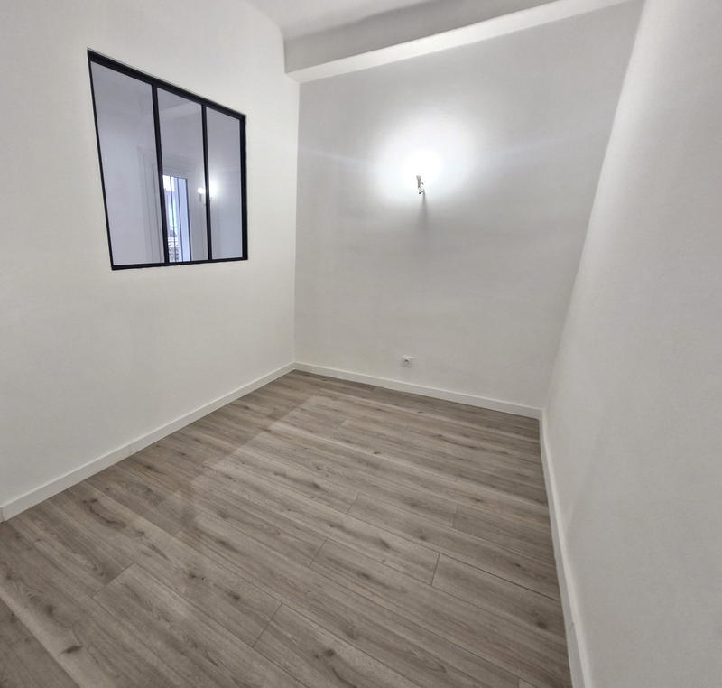 Appartement - 90 m² - 4 pièces