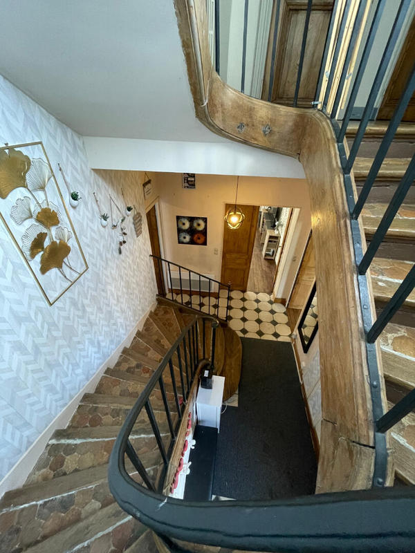 Maison - 230 m² - 8 pièces