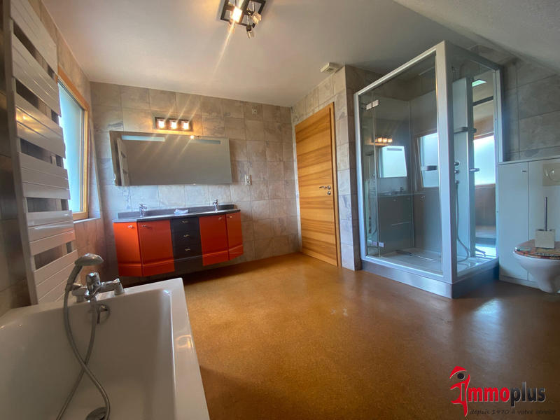 Maison - 138 m² - 7 pièces