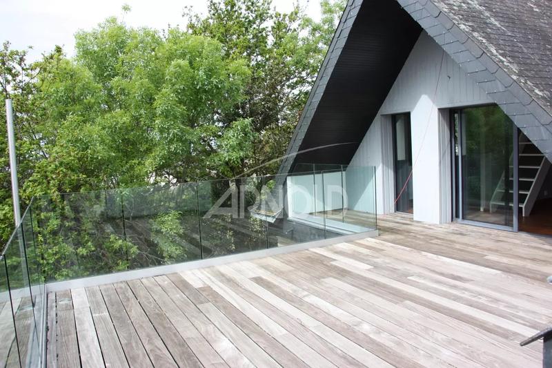 Maison - 222 m² - 11 pièces