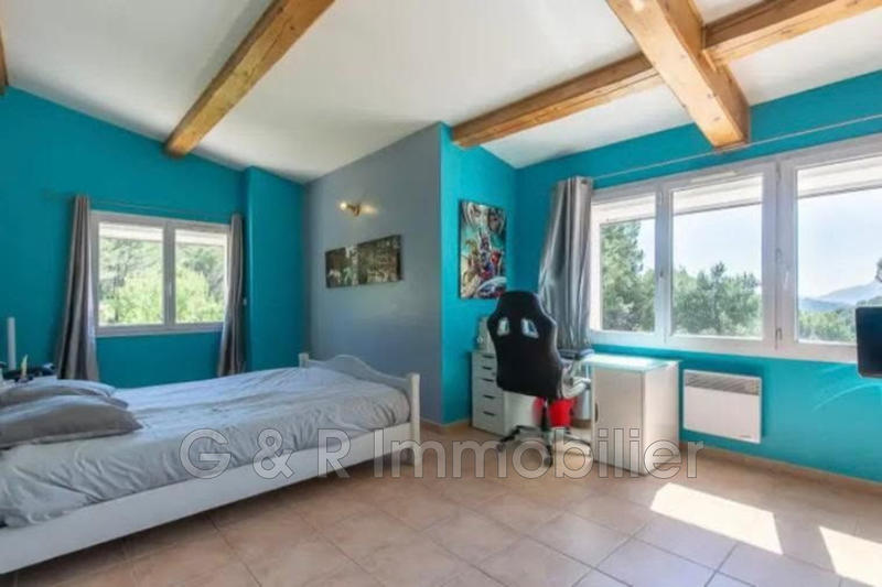 Maison - 185 m² - 8 pièces
