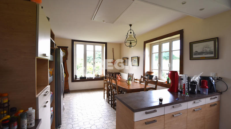 Propriété - 293 m² - 10 pièces