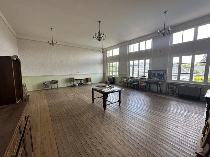 Maison - 202 m² - 6 pièces