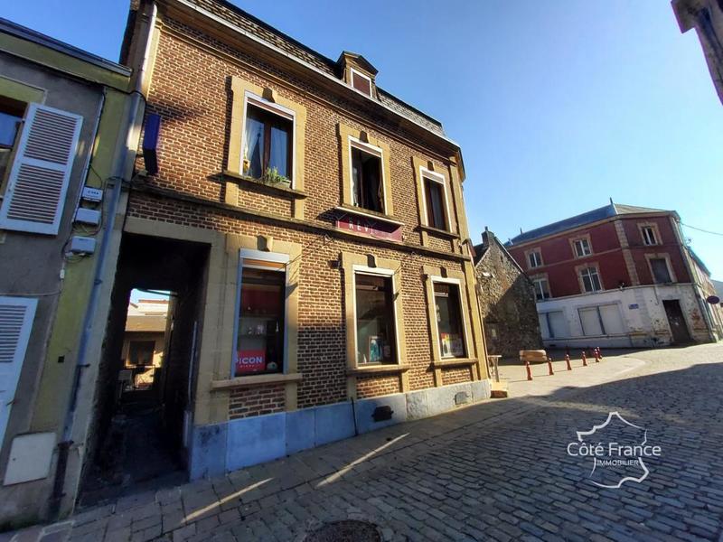 Immeuble - 90 m² - 5 pièces