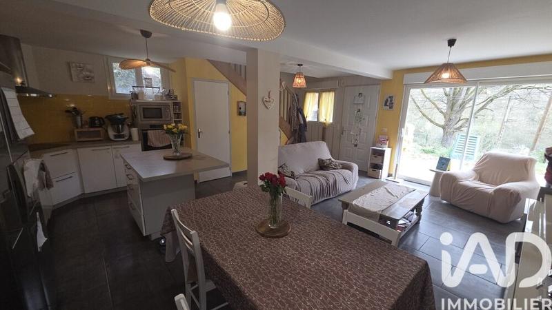 Maison - 211 m² - 11 pièces