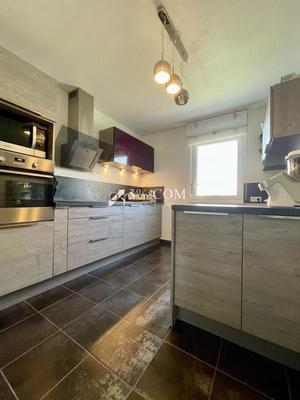 Appartement - 93 m² - 4 pièces