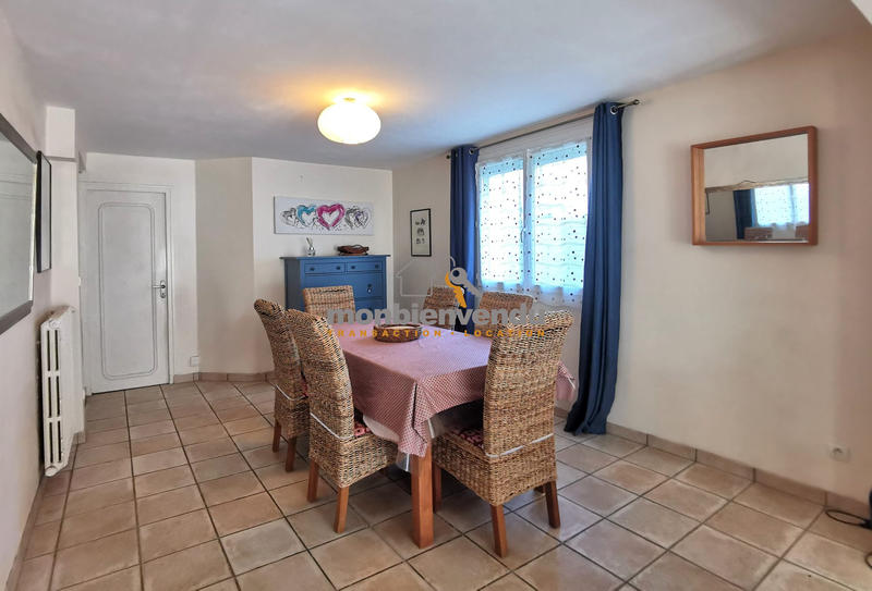 Maison traditionnelle - 140 m² - 8 pièces