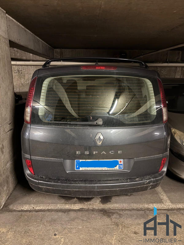 Parking / Garage - 12 m²