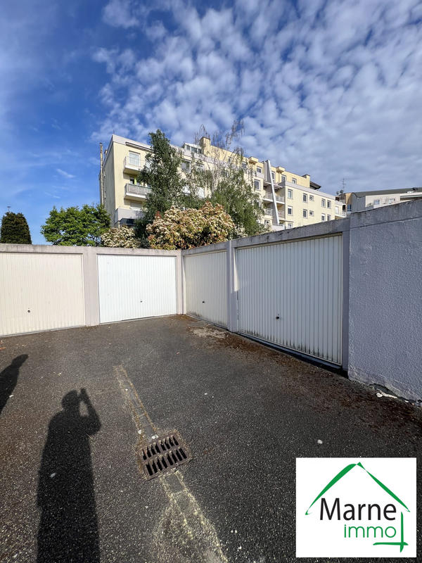 Parking / Garage - 15 m²