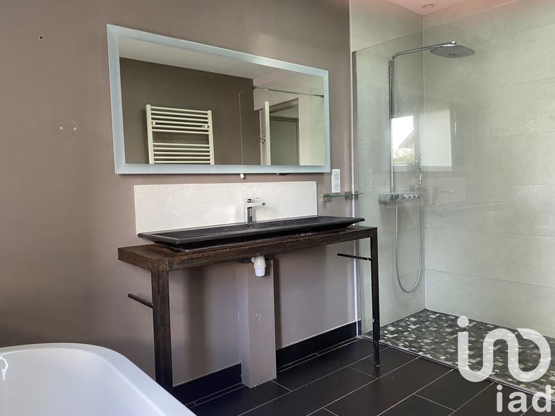 Maison - 210 m² - 7 pièces