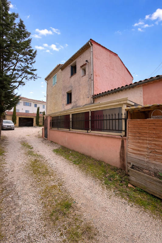 Maison - 211 m² - 8 pièces