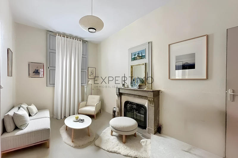 Maison - 255 m² - 8 pièces