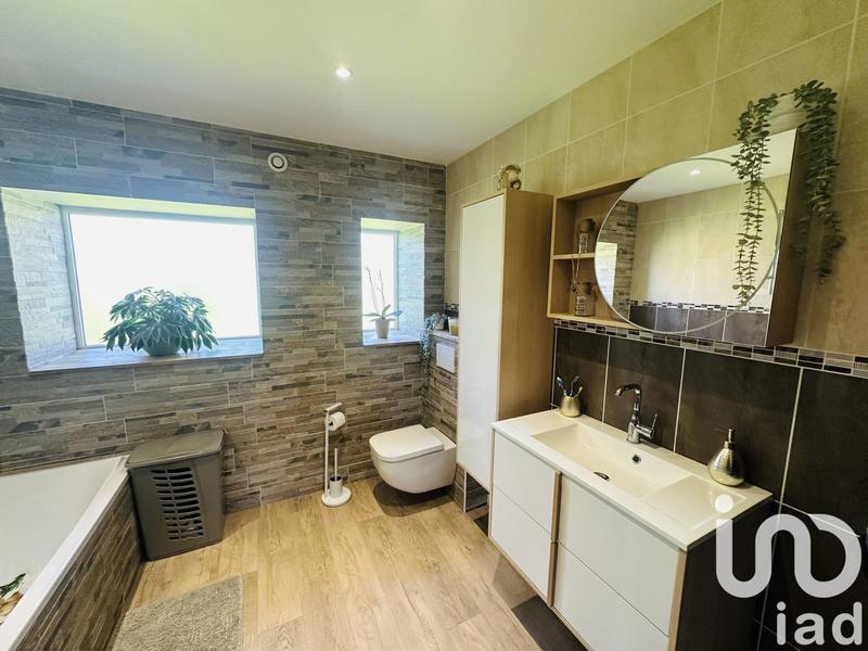 Maison - 177 m² - 8 pièces