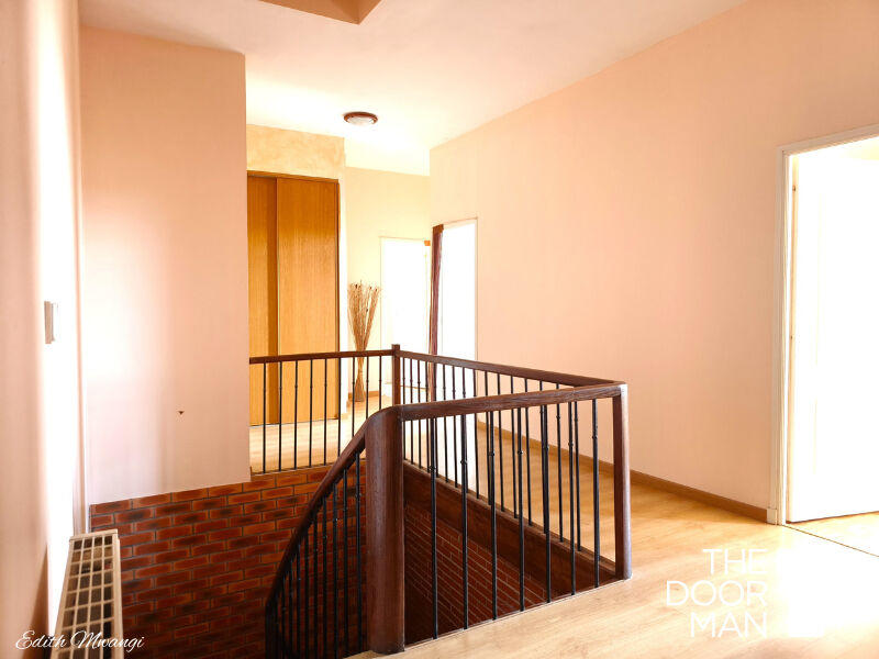 Maison - 195 m² - 6 pièces