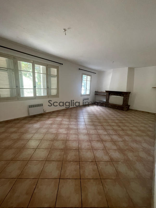 Maison - 229 m² - 8 pièces