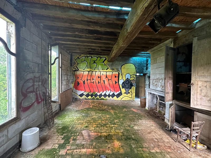 Maison - 400 m² - 12 pièces