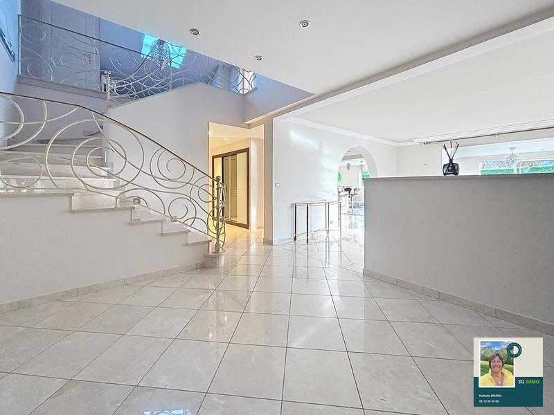 Villa - 250 m² - 10 pièces