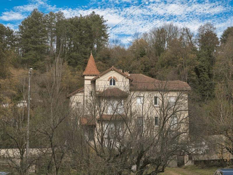 Maison - 193 m² - 8 pièces