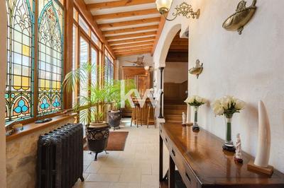 Maison - 360 m² - 8 pièces