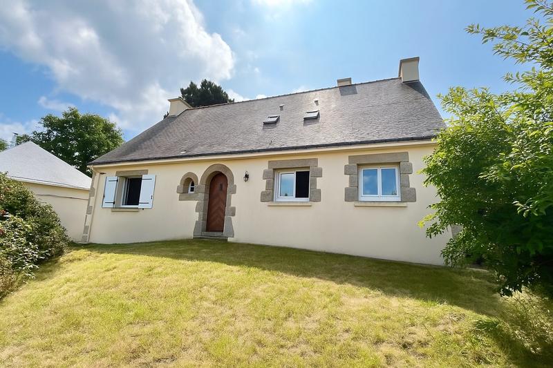 Maison traditionnelle - 174 m² - 8 pièces