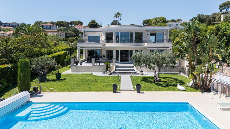 Maison - 350 m² - 7 pièces