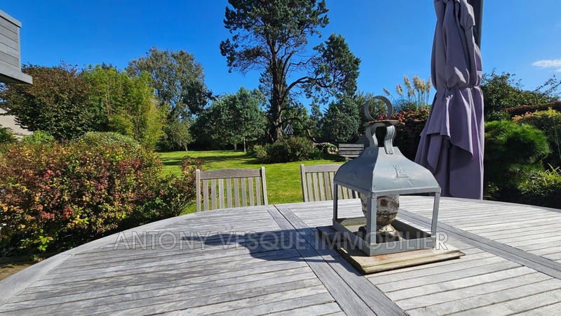 Maison - 198 m² - 10 pièces