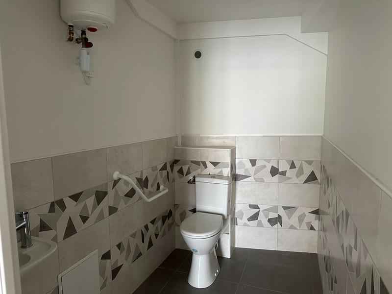 Local commercial - 83 m² - 3 pièces