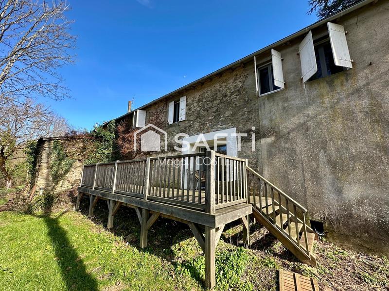 Maison - 440 m² - 12 pièces