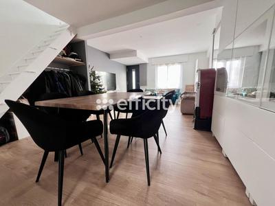 Maison - 84 m² - 4 pièces