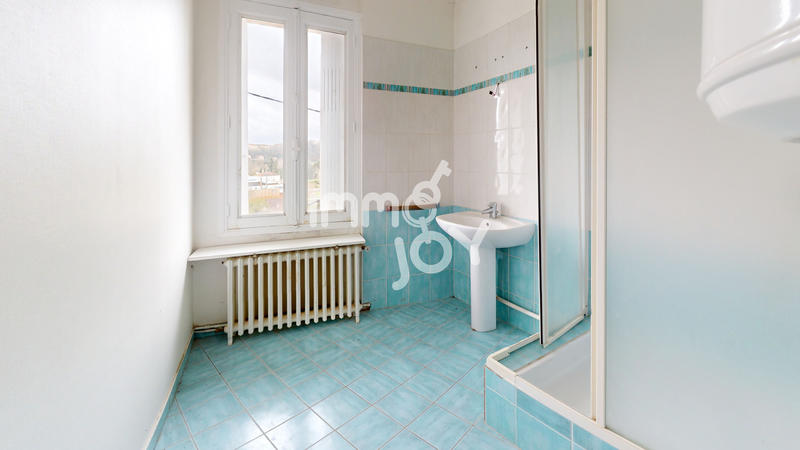 Maison - 214 m² - 7 pièces