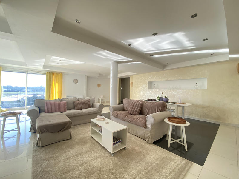 Villa - 370 m² - 8 pièces