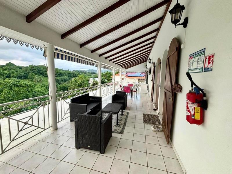 Maison - 400 m² - 10 pièces