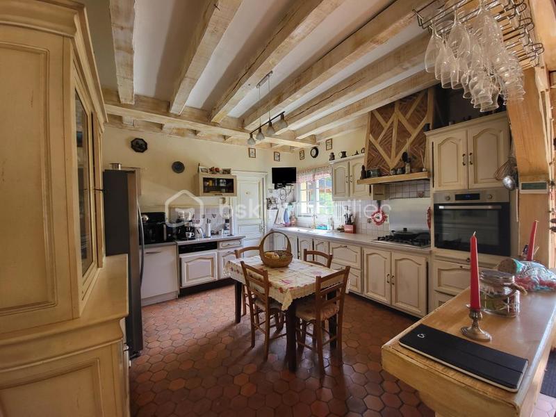 Propriété - 250 m² - 9 pièces