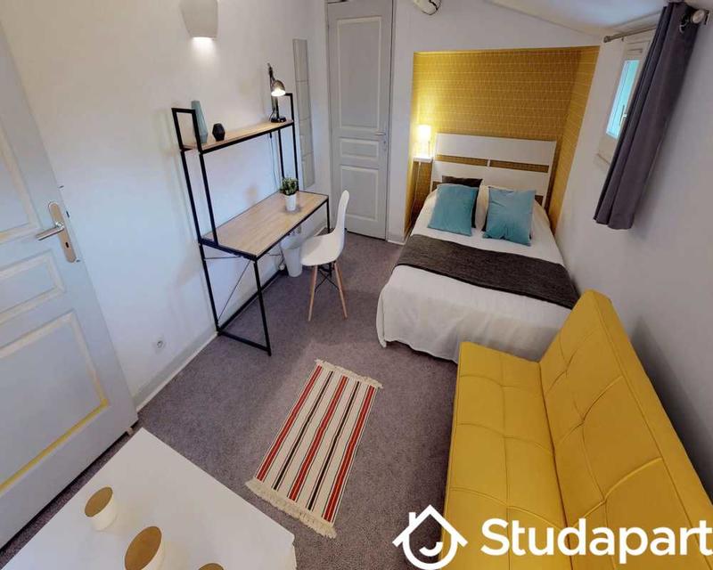 Chambre - 70 m² - 1 pièce