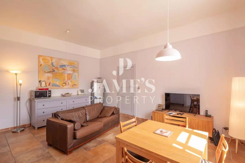 Maison - 255 m² - 7 pièces