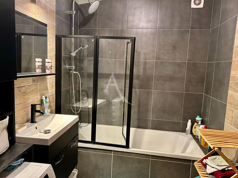 Maison - 84 m² - 4 pièces