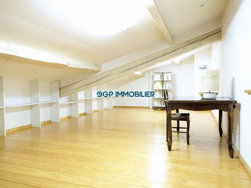 Maison - 340 m² - 8 pièces