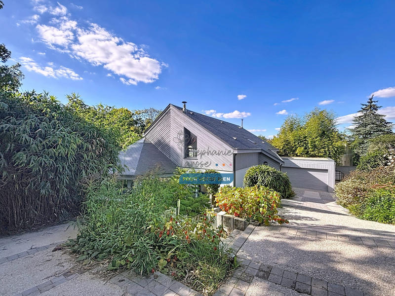 Villa - 250 m² - 8 pièces