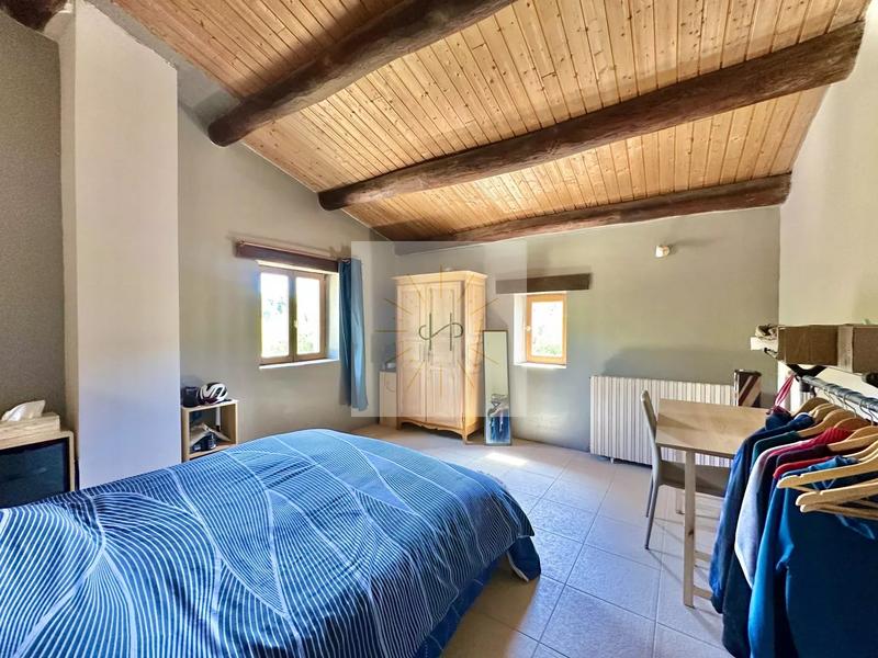 Maison - 166 m² - 6 pièces