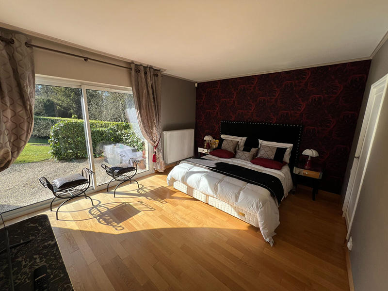 Maison - 221 m² - 5 pièces