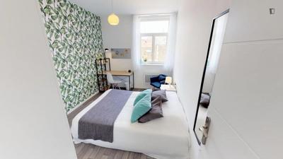 Chambre - 11 m² - 4 pièces