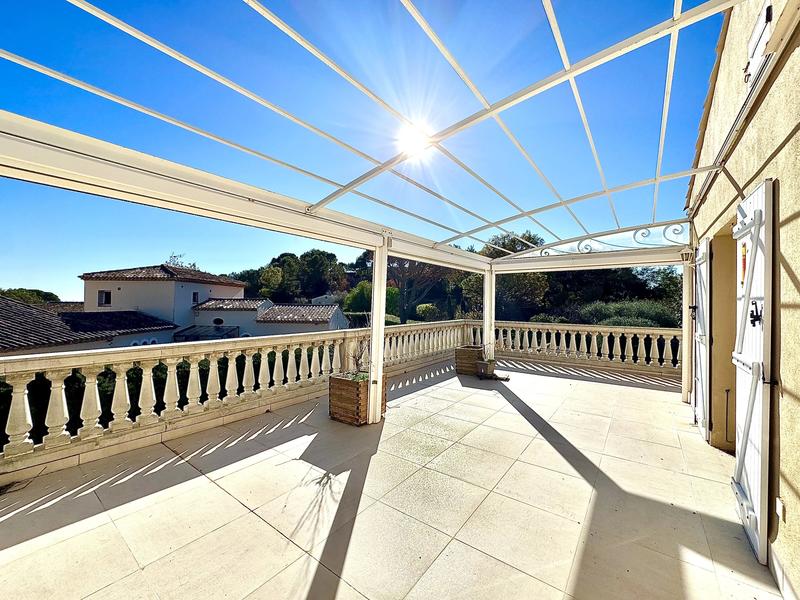 Villa - 200 m² - 8 pièces