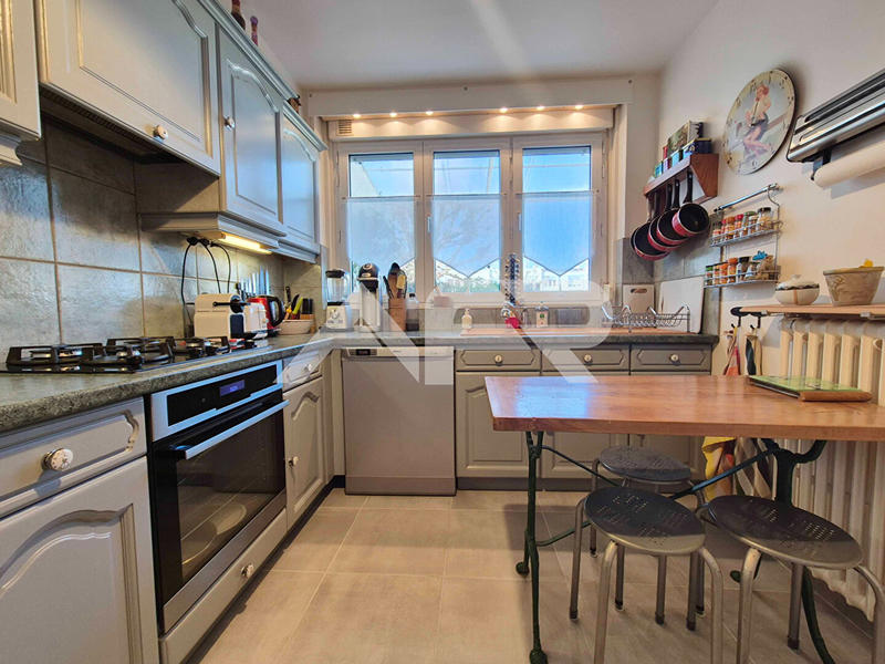 Maison - 95 m² - 6 pièces