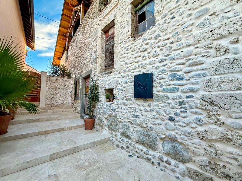 Maison de village - 120 m² - 3 pièces