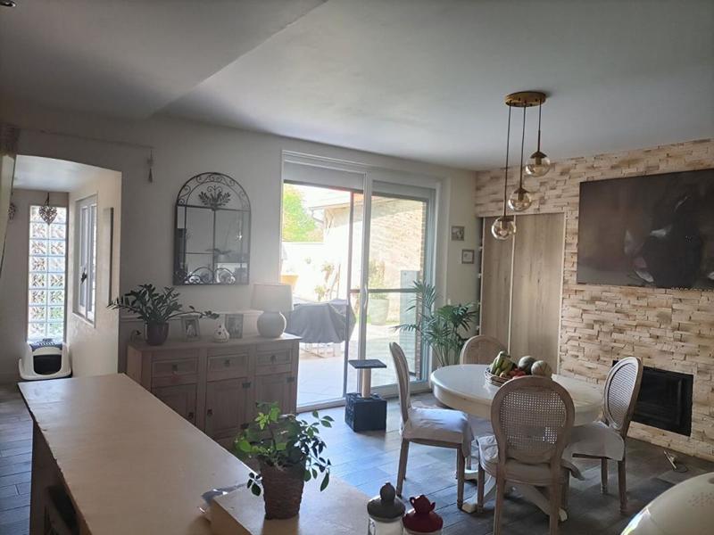 Maison - 180 m² - 7 pièces