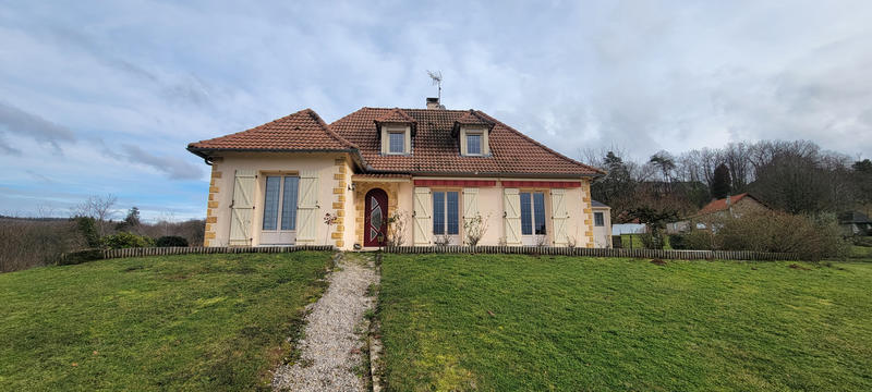 Maison - 145 m² - 8 pièces