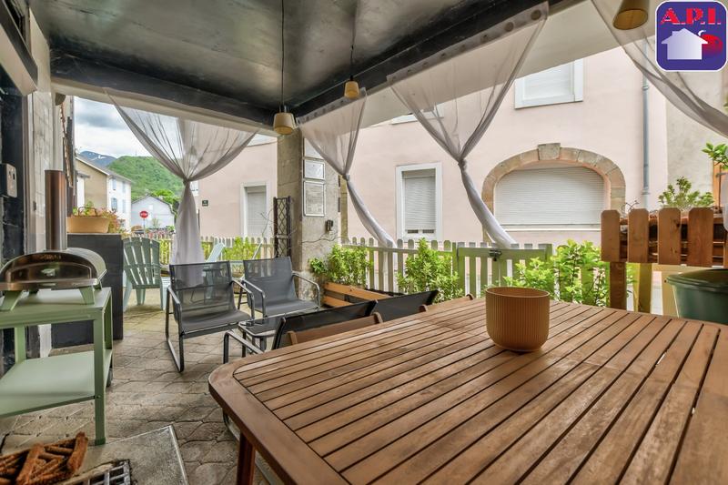 Maison - 433 m² - 14 pièces