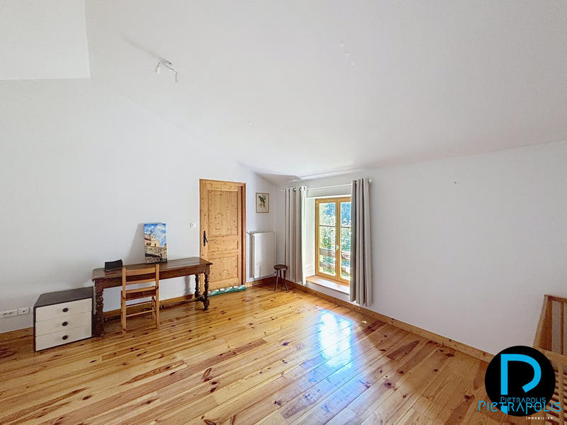 Maison - 334 m² - 7 pièces